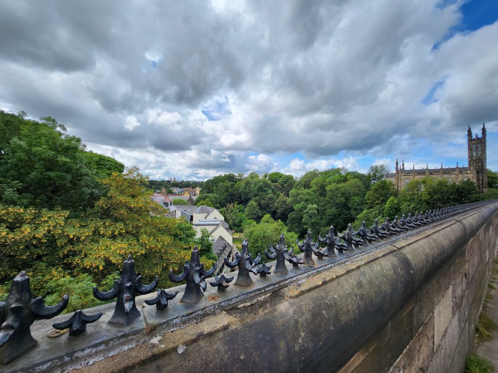 Vue sur Dean village depuis le dean bridge © Le Voyage de FloLili - Blog de Voyage