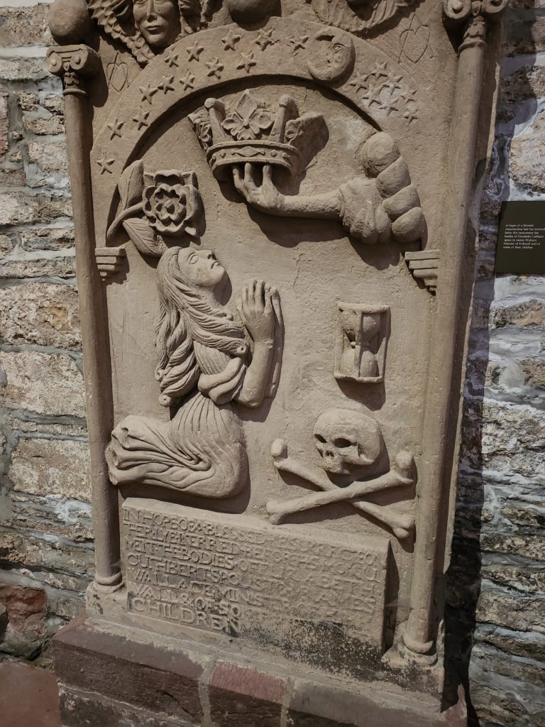 Sculpture dans la Cathédrale Saint-Magnus de kirkwall - © Le Voyage de FloLili - Blog de Voyage