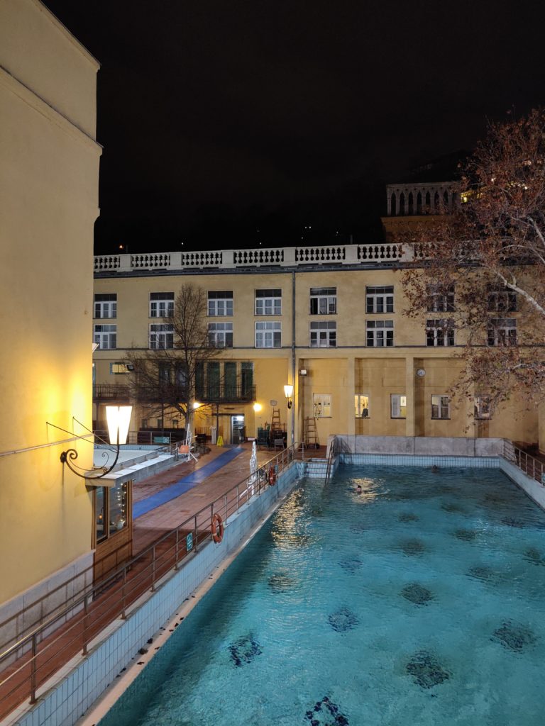 Piscine des thermes Lukas © Le Voyage de FloLili - Blog de Voyage